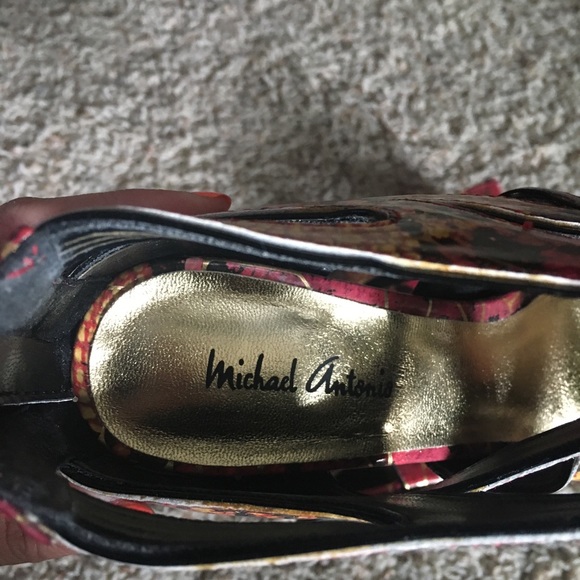 Red snake skin shooties! 😍 - Picture 3 of 3